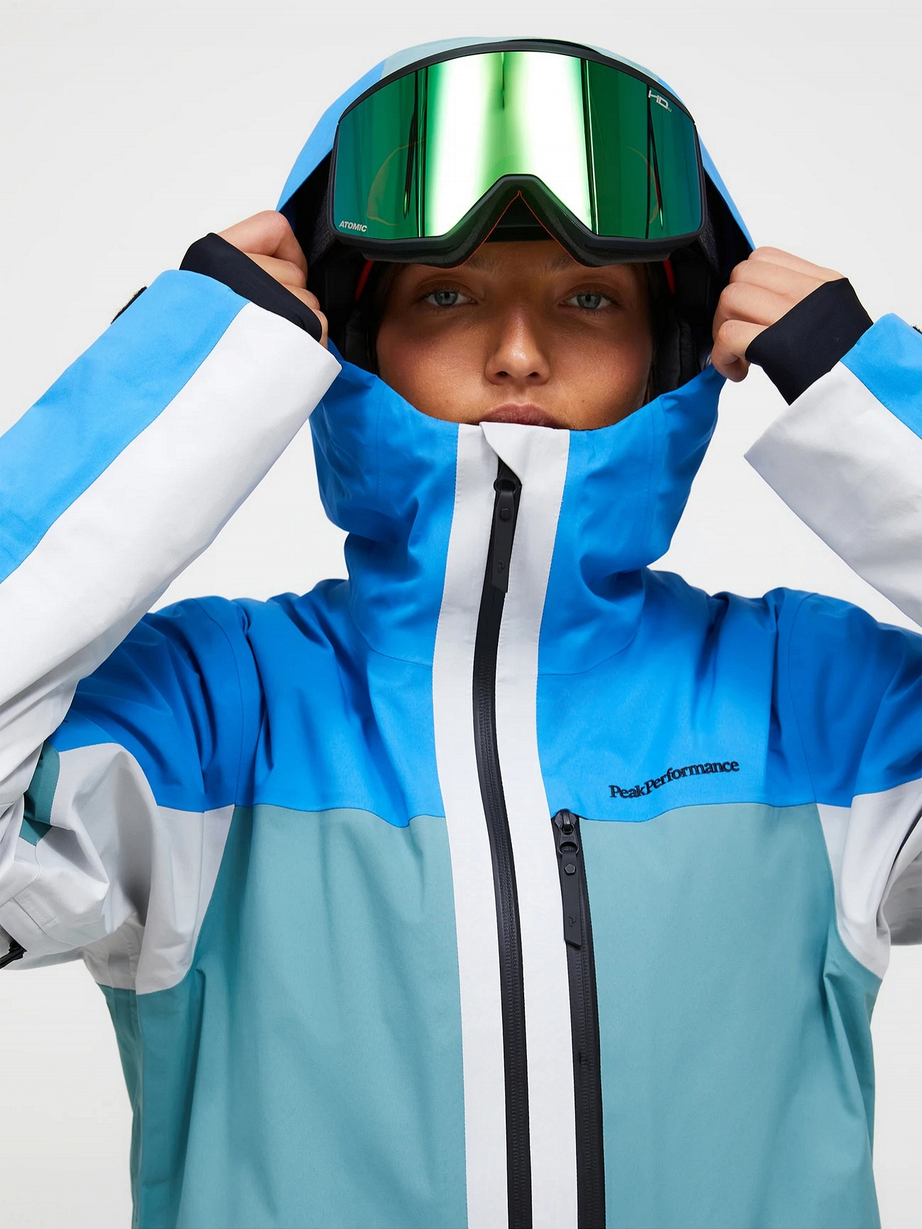 W Gravity Gore-Tex 3L Jacket (FW25) - Peak Performance Whistler